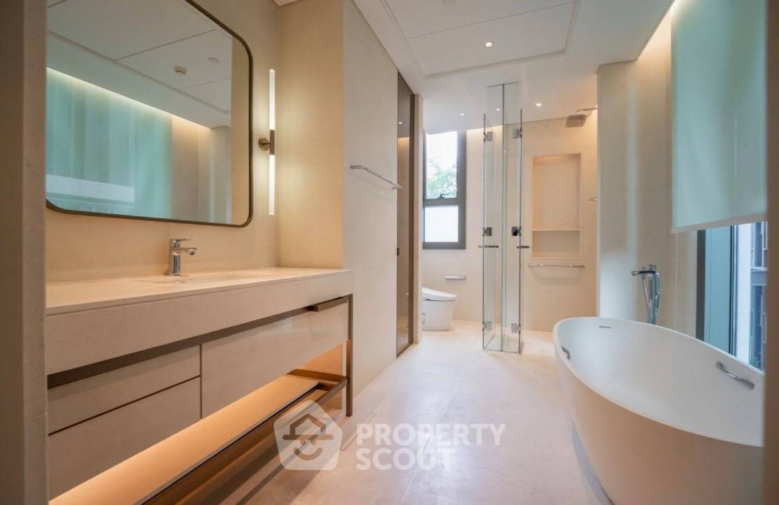 picture Spacious 2-BR 126 Sqm At Baan Sindhorn Near BTS Ratchadamri (ID 3373353) - 14/17