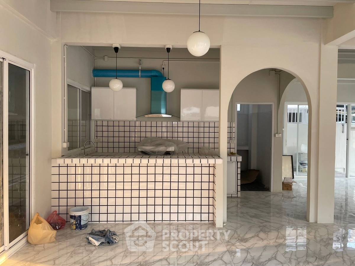 รูป บ้านกว้าง 3 ห้องนอน 320 ตร.ม. ห้วยขวาง MRT สุทธิสาร (ID 3375080) - รูปที่ 4/8