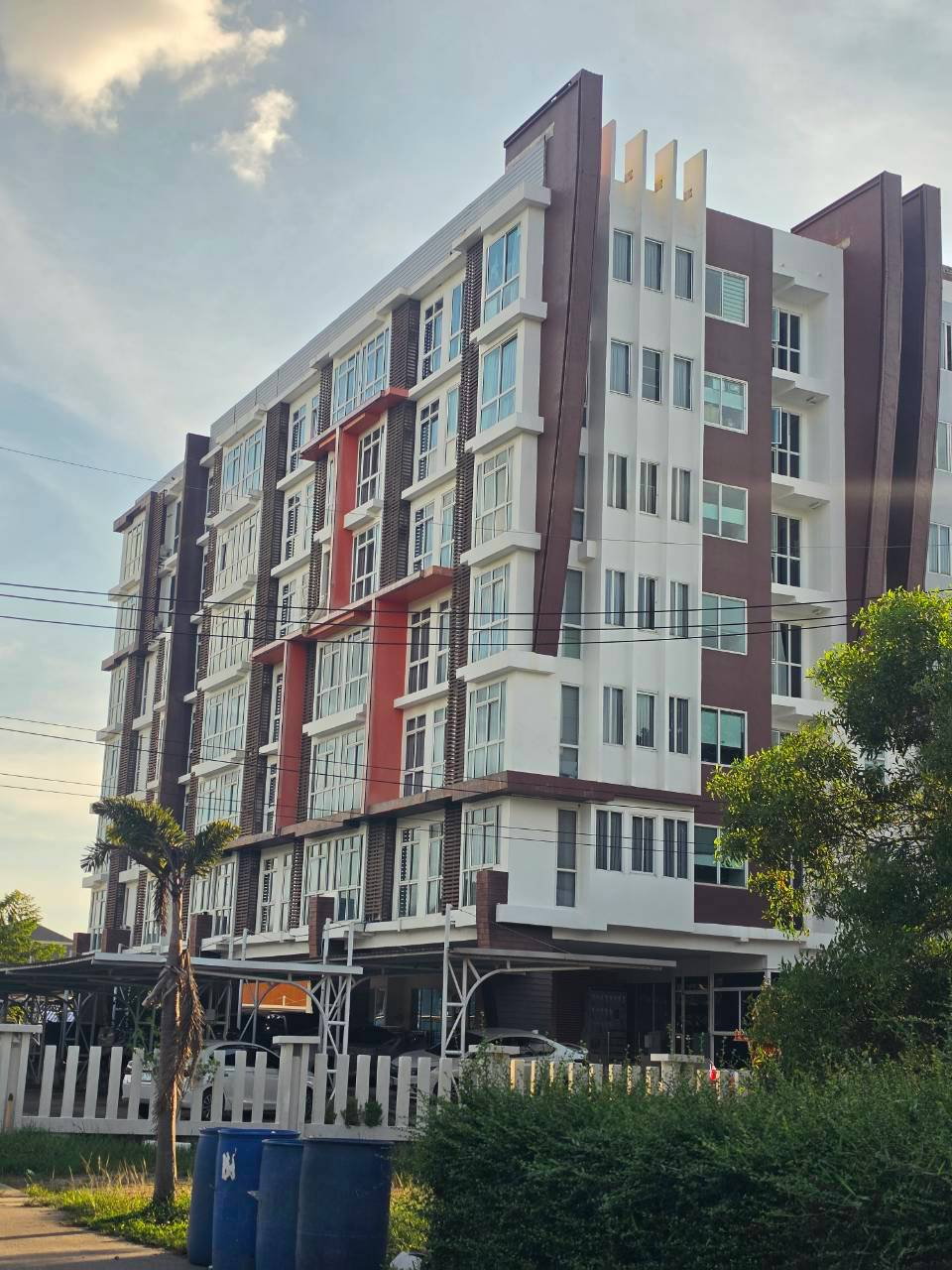 ห้องว่างให้เช่า คอนโด ทริปเปิ้ลทรี คอนโดมิเนียม ห่างเซ็นทรัลระยอง 1 กิโลเมตร