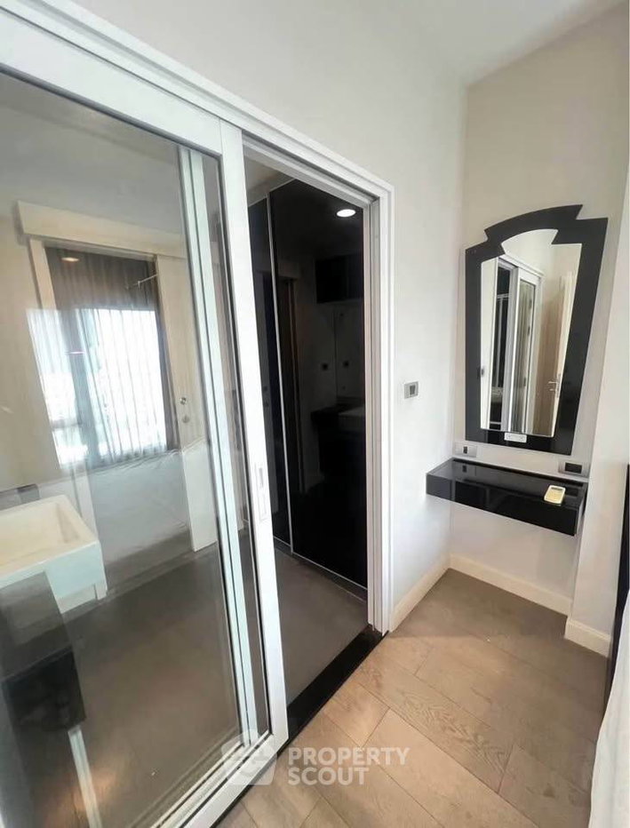 picture Great Value 1-BR At The Crest Sukhumvit 34, 200m To BTS Thong Lor (ID 3350306) - 8/11