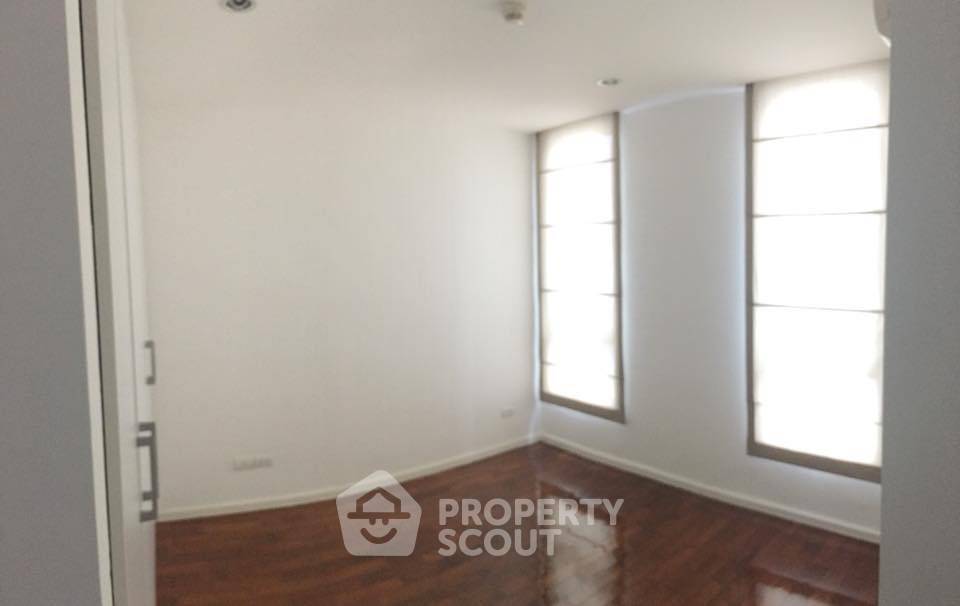 picture 3-BR Condo at Siri On 8 Sukhumvit 8 near BTS Nana (ID 469355) - 3/32