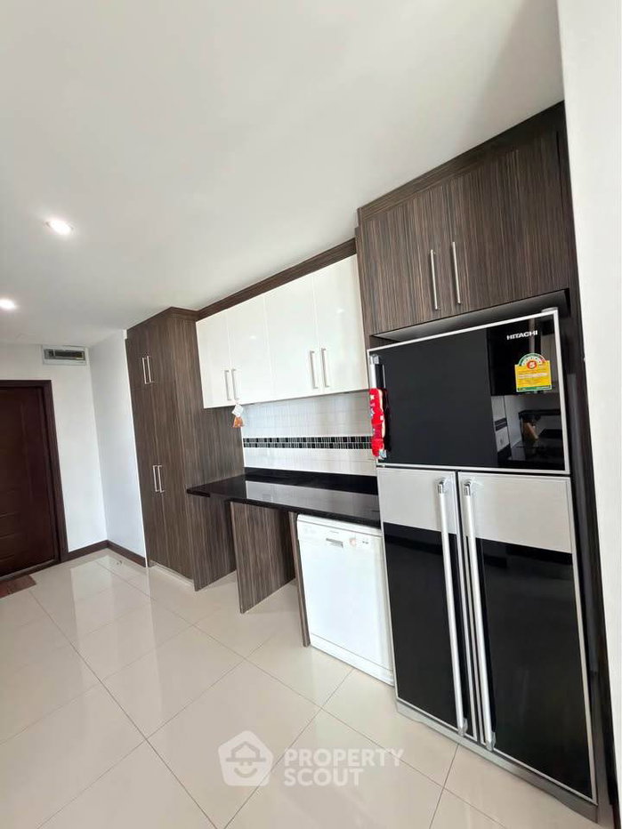 picture Spacious 2-BR 142 Sqm At Siam Ocean View Condominium (ID 3338801) - 3/12