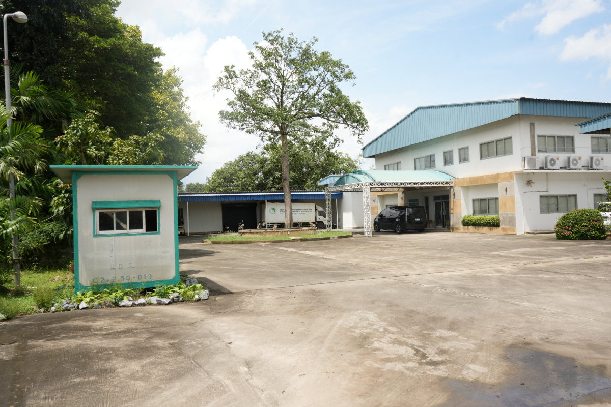 picture Factory Property for Sale by Owner – 14 Rai with Buildings on Main Road - 28/33