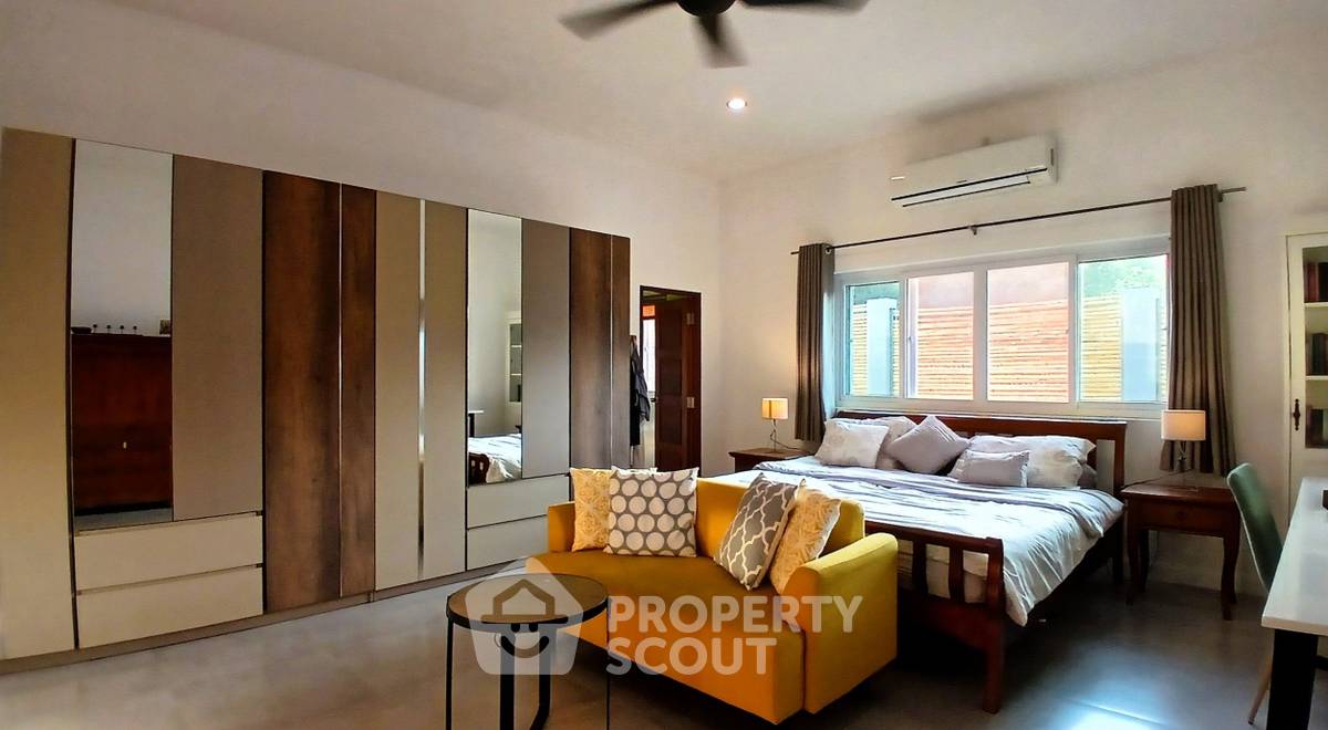 picture Pet-Friendly 4-BR Villa, 240 Sqm, Wang Phong, Pran Buri (ID 3373604) - 37/50