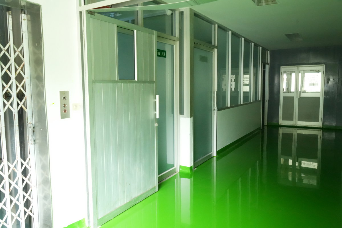 picture Factory Property for Sale by Owner – 14 Rai with Buildings on Main Road - 26/33