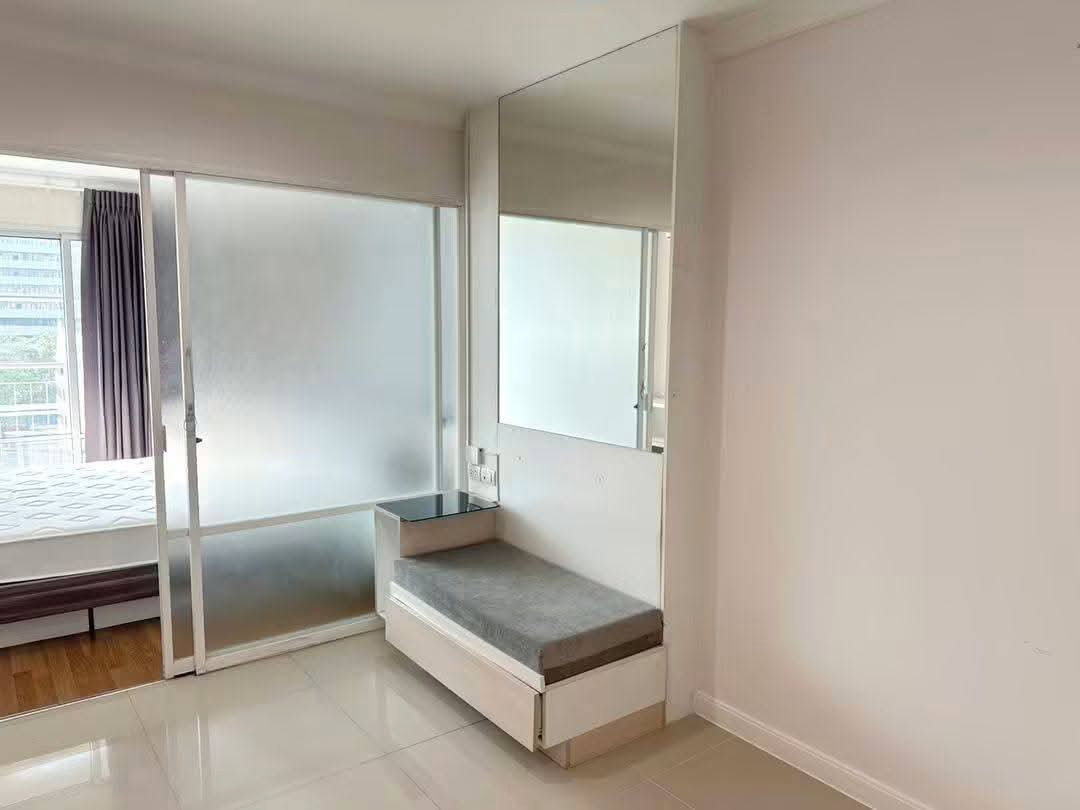 รูป Lumpini Place Rama 9–Ratchada | 18,000 บาท/เดือน ✨ ห้องใหญ่ 37 ตร.ม. ระเบียงกว้าง 2 ด้าน ห้องทาสีใหม่ ใกล้ MRT พระราม 9 - รูปที่ 4/10