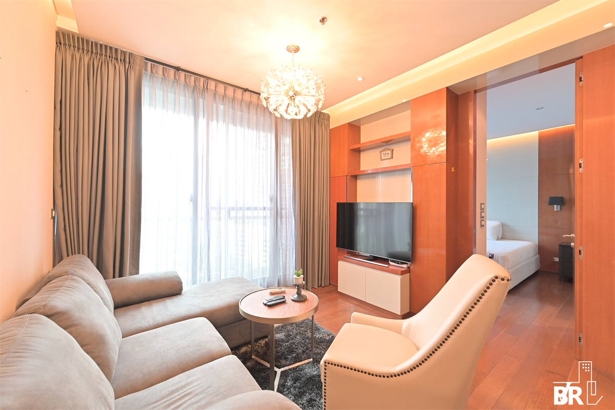 picture The Address Sukhumvit 28 near BTS Phrom Phong Easy Start with a City Dweller Lifestyle - 10/10