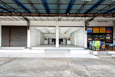Shophouses for rent Mega Bangna : 2-Unit Commercial Building for Rent (4.5 Storeys, 432 sq.m.) Prime Location on Main Kingkaew Road | Bangna - Suvarnabhumi