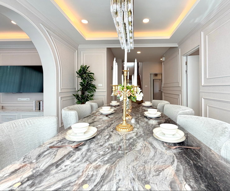 picture Large, luxurious rental house; fully furnished and equipped with appliances. - 24/50