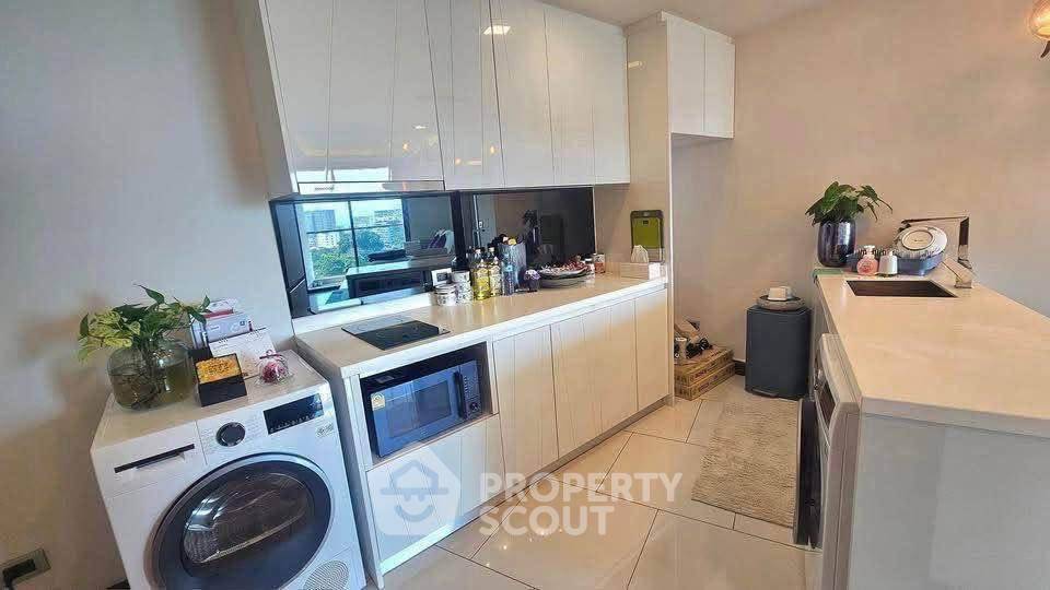 picture 1-BR Condo at The Peak Towers close to Phratamnak (ID 3331631) - 4/10