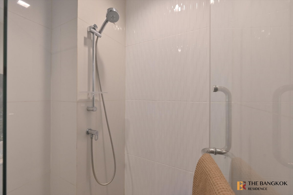picture 💎 Exclusive Unit 💎 Life One Wireless, ✨ Premium Location, Beautiful Modern Interior with Warm Tones 🌆 1BR 35.11 sq.m. 5MB, Near BTS Ploenchit - 11/11