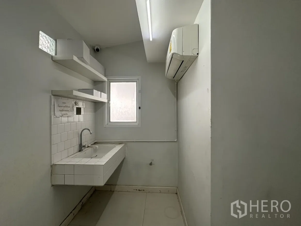 picture For Rent Retail Space 163 sq.m. in Khlong Tan Nuea, Watthana, Bangkok BTS Thonglor - 12/17