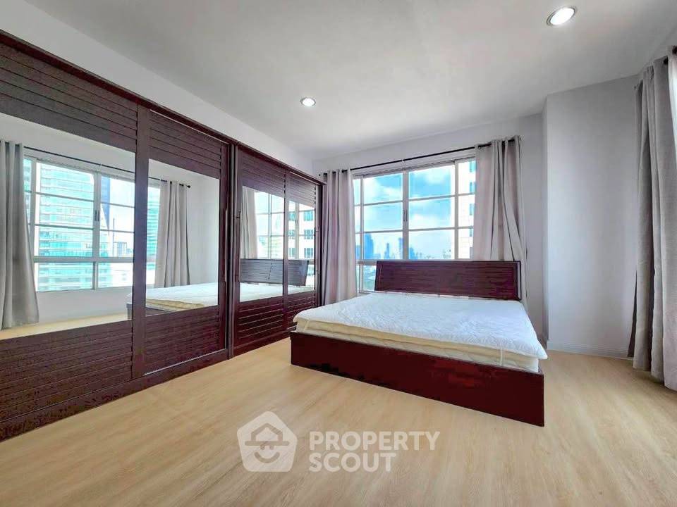 รูป คอนโด 3 ห้องนอน ใกล้ BTS อโศก 200 ม. Citi Smart Sukhumvit 18 (ID 2879657) - รูปที่ 6/14