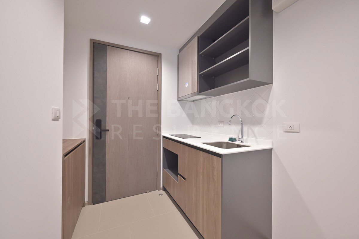 picture Easy Travel, Fully Utilized Space The Line Phahonyothin Park near BTS Phahonyothin 24 - 2/10