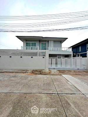 Houses for sale Bang Lamung Chonburi : 4-BR 240 Sqm House In Pattaya Floating Market Area (ID 3371411)