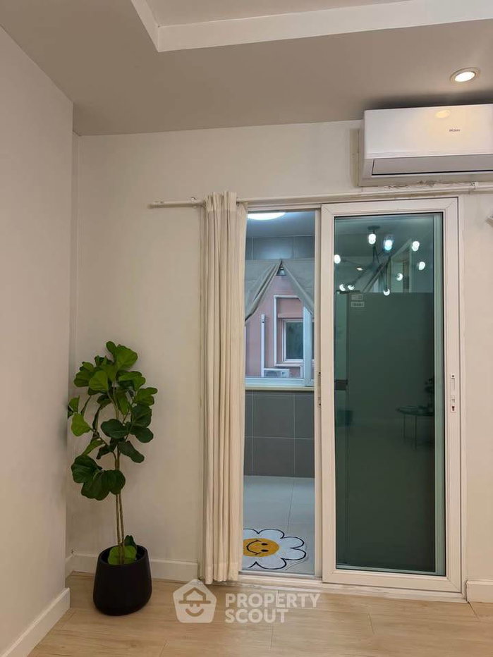 picture 1-BR Condo At Happy Condo Ratchada 18 Near MRT Huai Khwang (ID 3372117) - 21/23