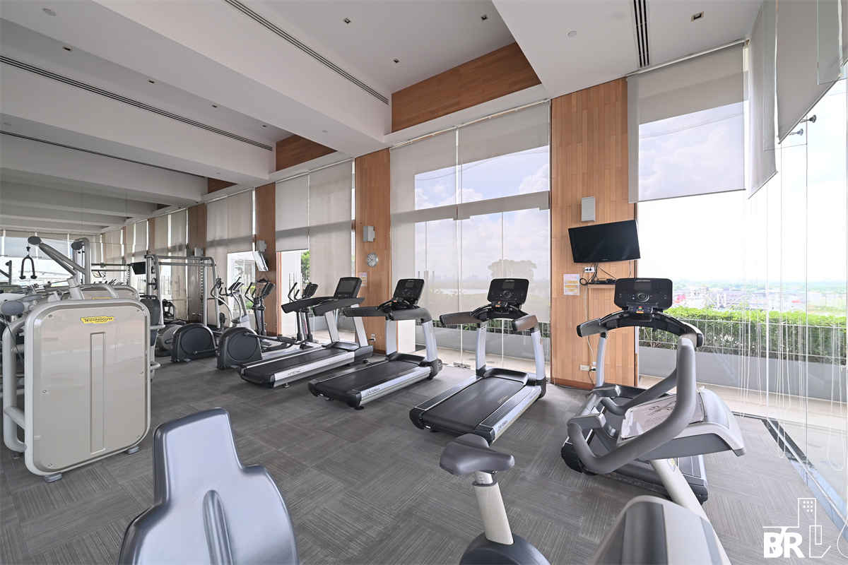 picture The Pano Luxury Condo Ready to Move-in at the Best Location - 8/9