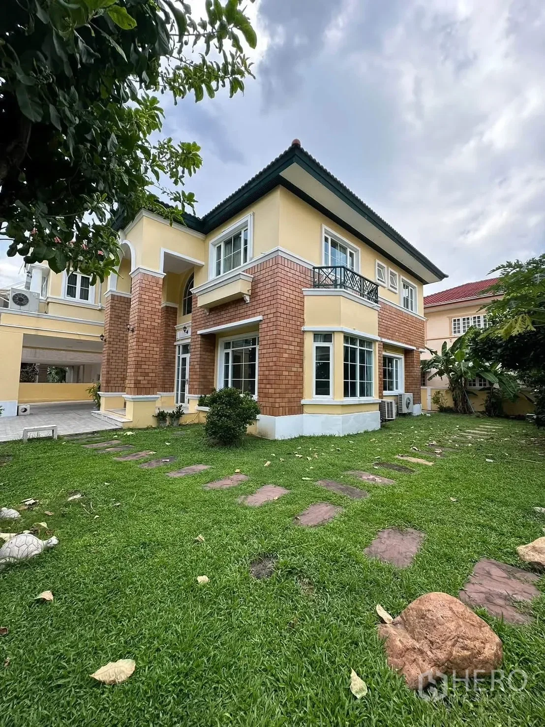 4-bed house for rent, 250 sqm, 122 sq wah, Phra Khanong