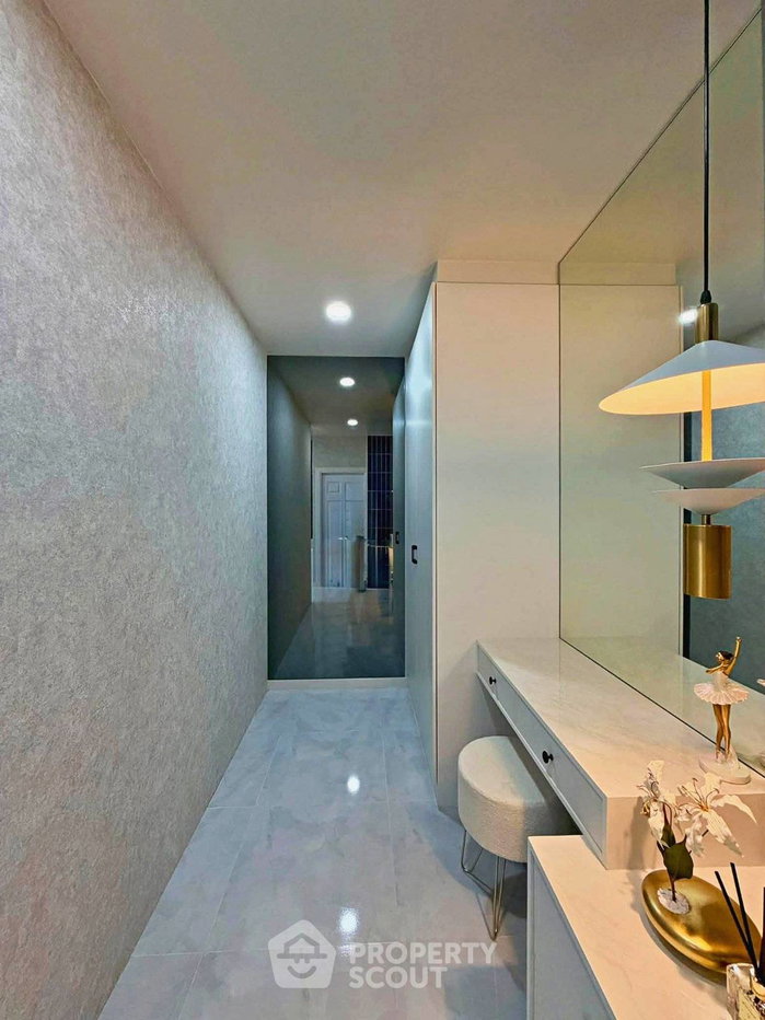 รูป ขายบ้านเดี่ยว 4 ห้องนอน 240 ตร.ม. ย่านตลาดน้ำพัทยา (ID 3371411) - รูปที่ 28/39