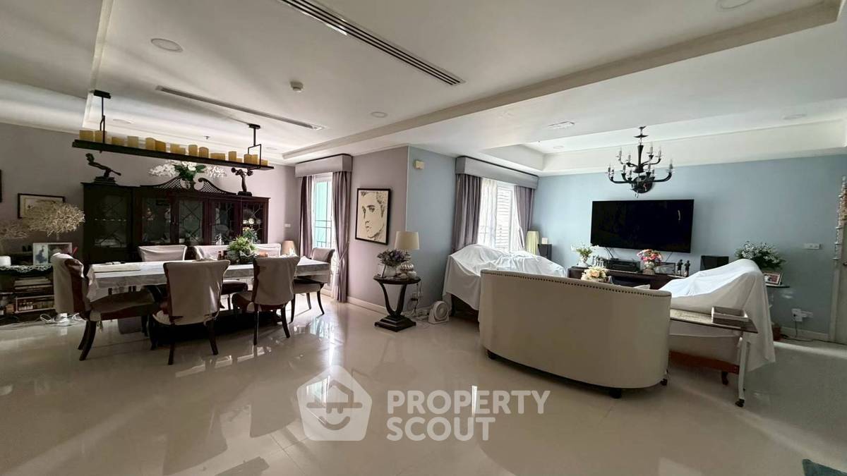 รูป คอนโด 3-ห้องนอน ที่ ลา วี ออง โรส เพลส คอนโดมิเนียม ใกล้ BTS ทองหล่อ (ID 3373338) - รูปที่ 3/7