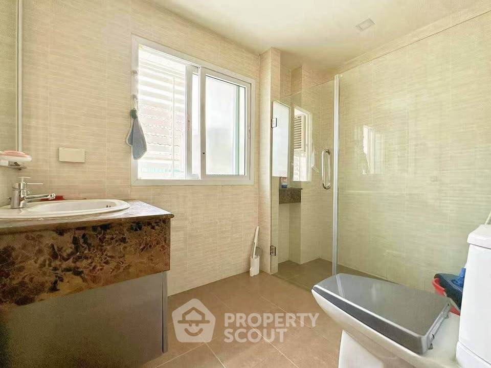 รูป คอนโด 3 ห้องนอน Little Norway Condominium ย่านพระตำหนัก (ID 3169603) - รูปที่ 6/11