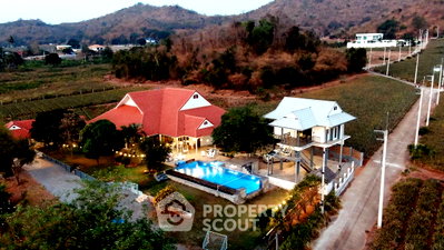 Houses for sale Khao Din Temple, Prachuap Khiri Khan : Pet-Friendly 4-BR Villa, 240 Sqm, Wang Phong, Pran Buri (ID 3373604)