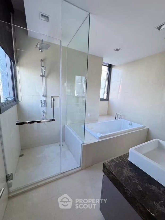 picture 3-BR Condo at Hyde Sukhumvit 13 Condominium near BTS Nana (ID 3192853) - 6/12