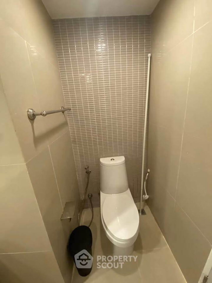 picture Studio Condo at The Trendy Condominium near BTS Nana (ID 3302964) - 9/9