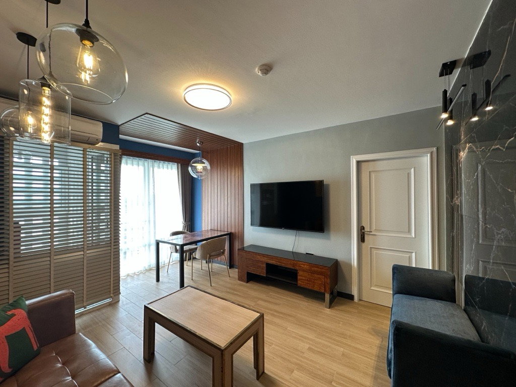 picture Low Life Condo next Wat Pharamkao Station - 8/22
