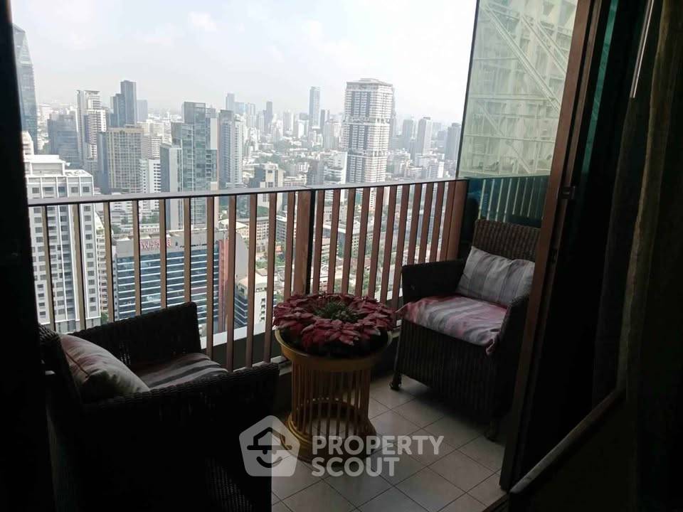 picture 2-BR Condo at The Emporio Place near BTS Phrom Phong (ID 3373550) - 11/22