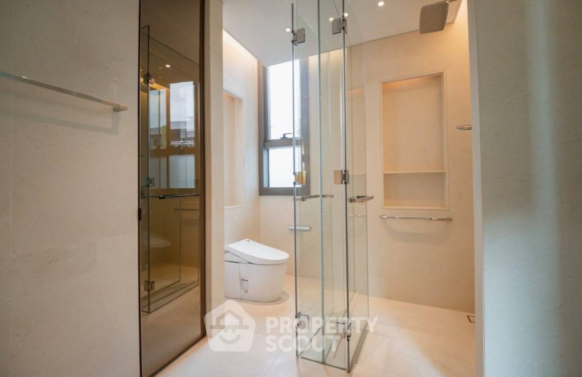 picture Spacious 2-BR 126 Sqm At Baan Sindhorn Near BTS Ratchadamri (ID 3373353) - 13/17