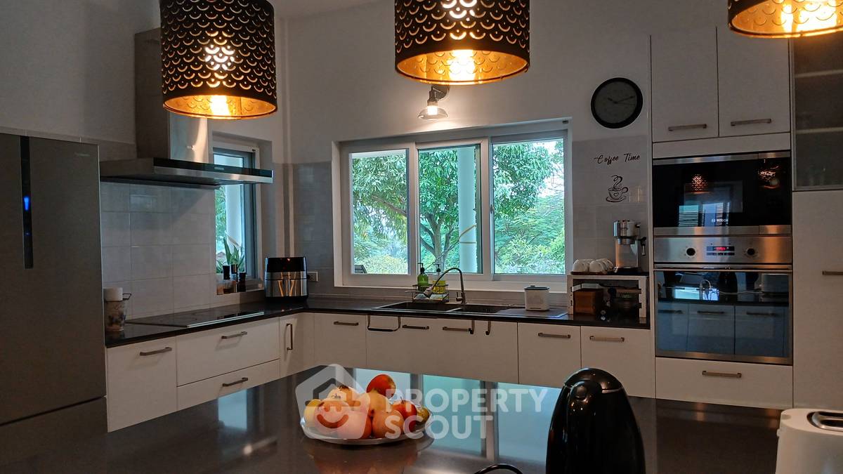 picture Pet-Friendly 4-BR Villa, 240 Sqm, Wang Phong, Pran Buri (ID 3373604) - 33/50