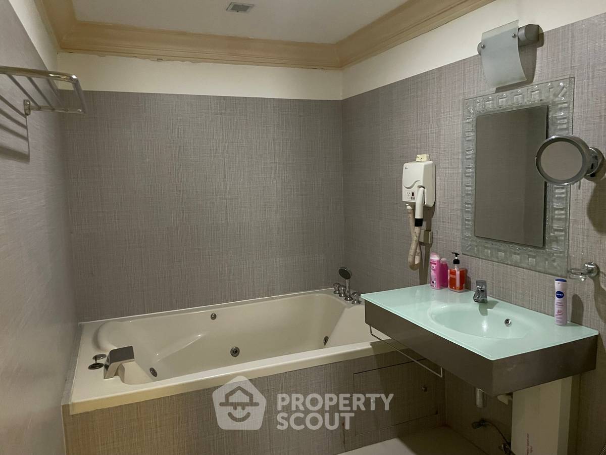 รูป ขายคอนโด 2 ห้องนอน Euro Classic Condominium ใกล้ BTS Nana (ID 1804621) - รูปที่ 11/11