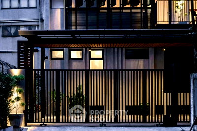 Houses for rent Bangkok : Pet-Friendly 3-BR House, 250 Sqm, Phrom Phong, BTS Phrom Phong (ID 3374855)