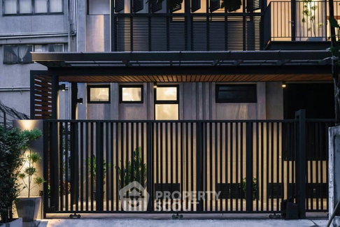 Pet-Friendly 3-BR House, 250 Sqm, Phrom Phong, BTS Phrom Phong (ID 3374855)