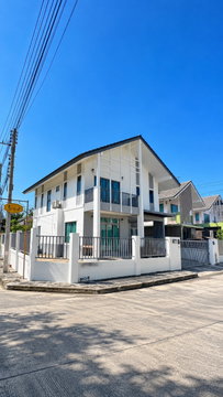 Tenant Occupied Home in a Prime Si Racha Location