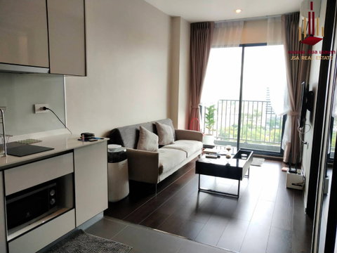 ✨ For Rent: C Ekkamai Condo ✨ 💰 Only 17,000 THB/month