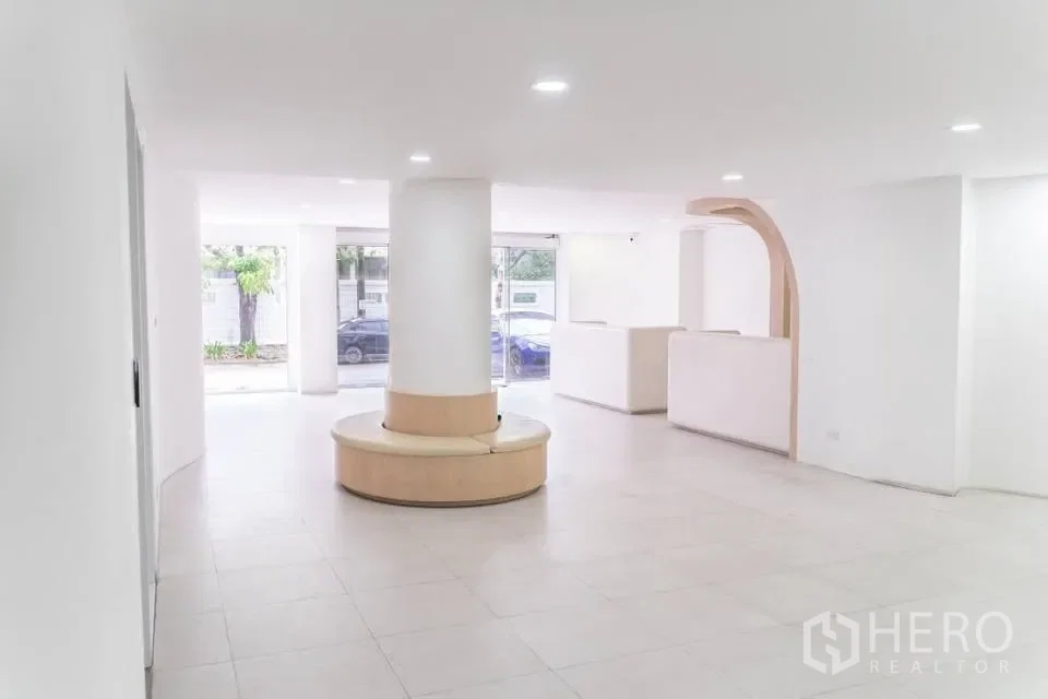 picture For rent Home Office 1200 sq.m. in Dokmai, Prawet, Bangkok - 5/24