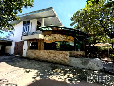 Houses for rent Srinakharinwirot University Prasanmit Campus : For Rent Detached House in Phra Khanong Nuea, Watthana, Bangkok BTS Phra Khanong