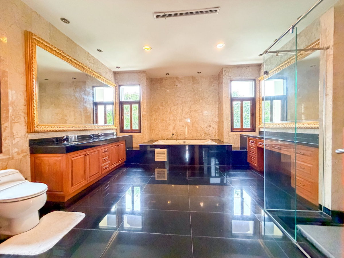 รูป ให้เช่า บ้านเดี่ยว View Talay Marina (3 ห้องนอน & 5 ห้องน้ำ)  - รูปที่ 23/28