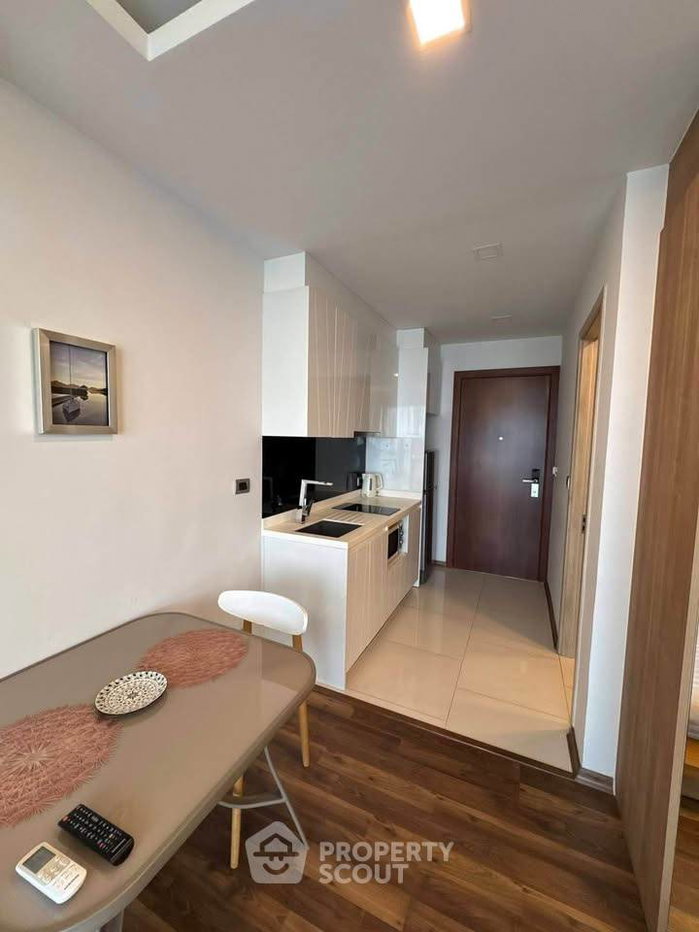 picture Studio Condo at The Peak Towers close to Phratamnak (ID 2749713) - 6/12