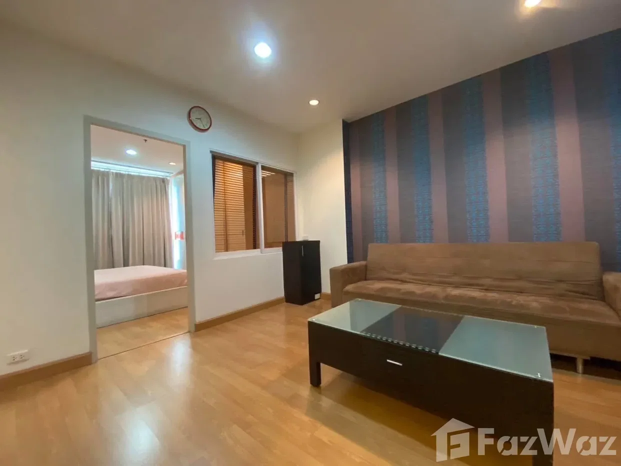 picture Top Floor Unit at Life @ Ratchada - Ladprao 6842260 - 7/10