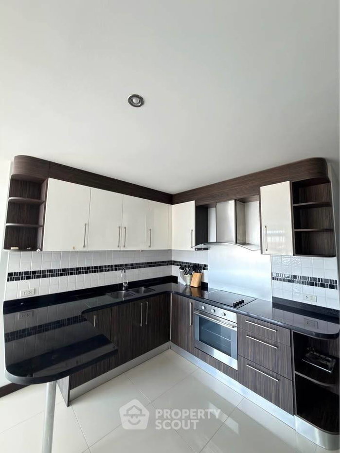 picture Spacious 2-BR 142 Sqm At Siam Ocean View Condominium (ID 3338801) - 2/12