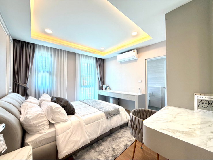 picture Large, luxurious rental house; fully furnished and equipped with appliances. - 36/50