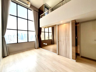 Condos for sale : Knightsbridge Prime Sathorn | Duplex, 34th Floor, Corner Unit | 39.56 sq.m. | Only 5.99 million Baht.