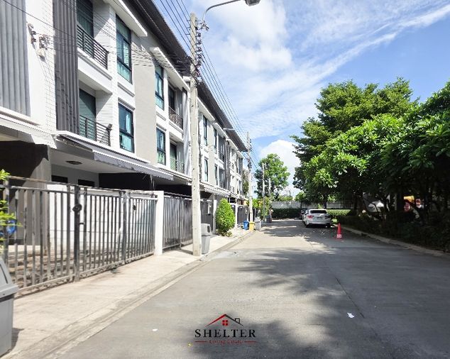 ขายทาวน์โฮม 3 ห้องนอน 150 ตร.ม. 18 ตร.ว. บ้านกลางเมือง พระราม9 - รามคำแหง