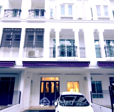 Townhouses for rent Bangkok : 4-BR 382 Sqm Townhouse At Leon Sukhumvit 62 Near BTS Bang Chak (ID 3370193)