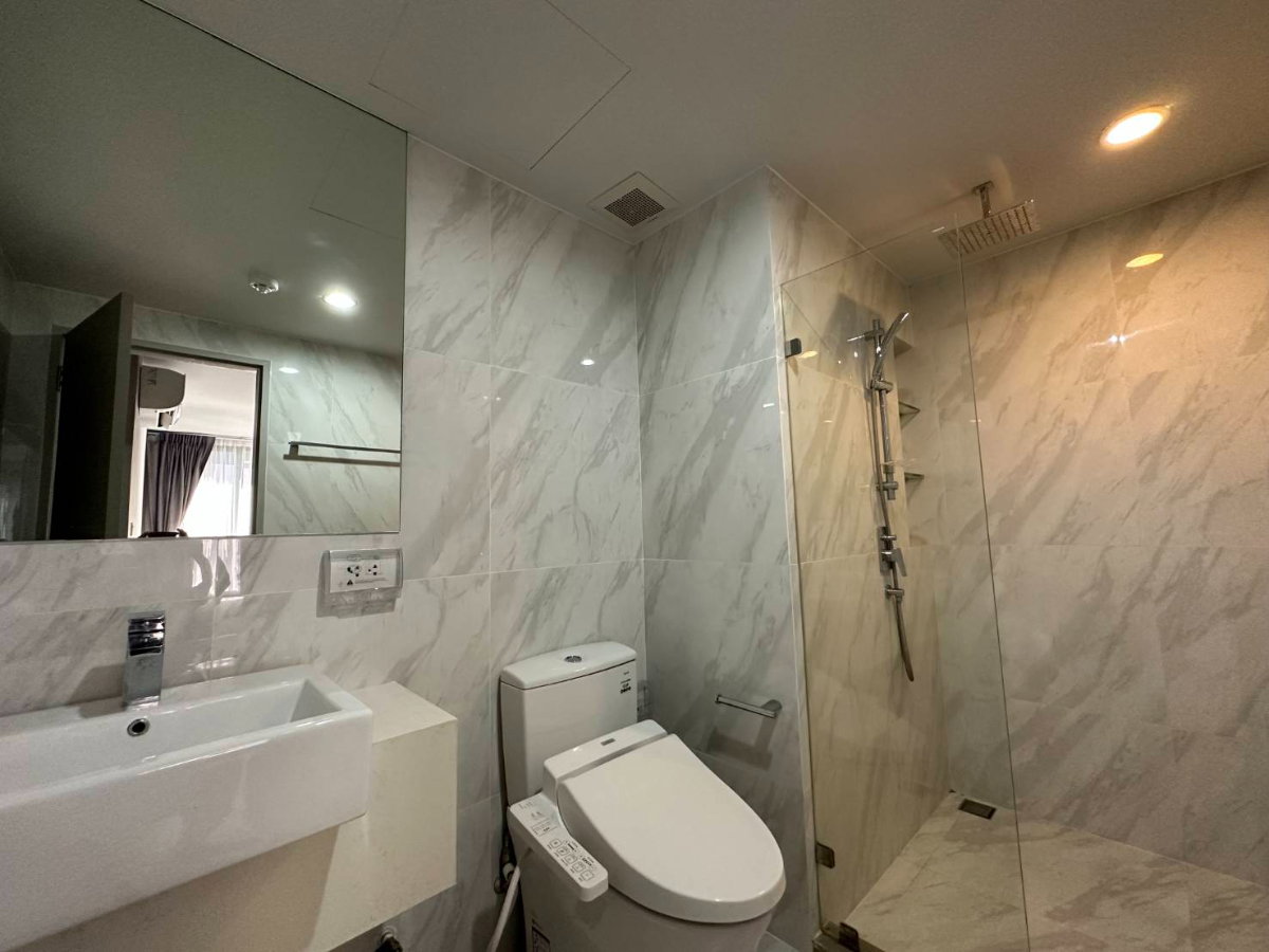 picture Condo For Rent!!Ideo Mobi Sukhumvit 40 - 10/11