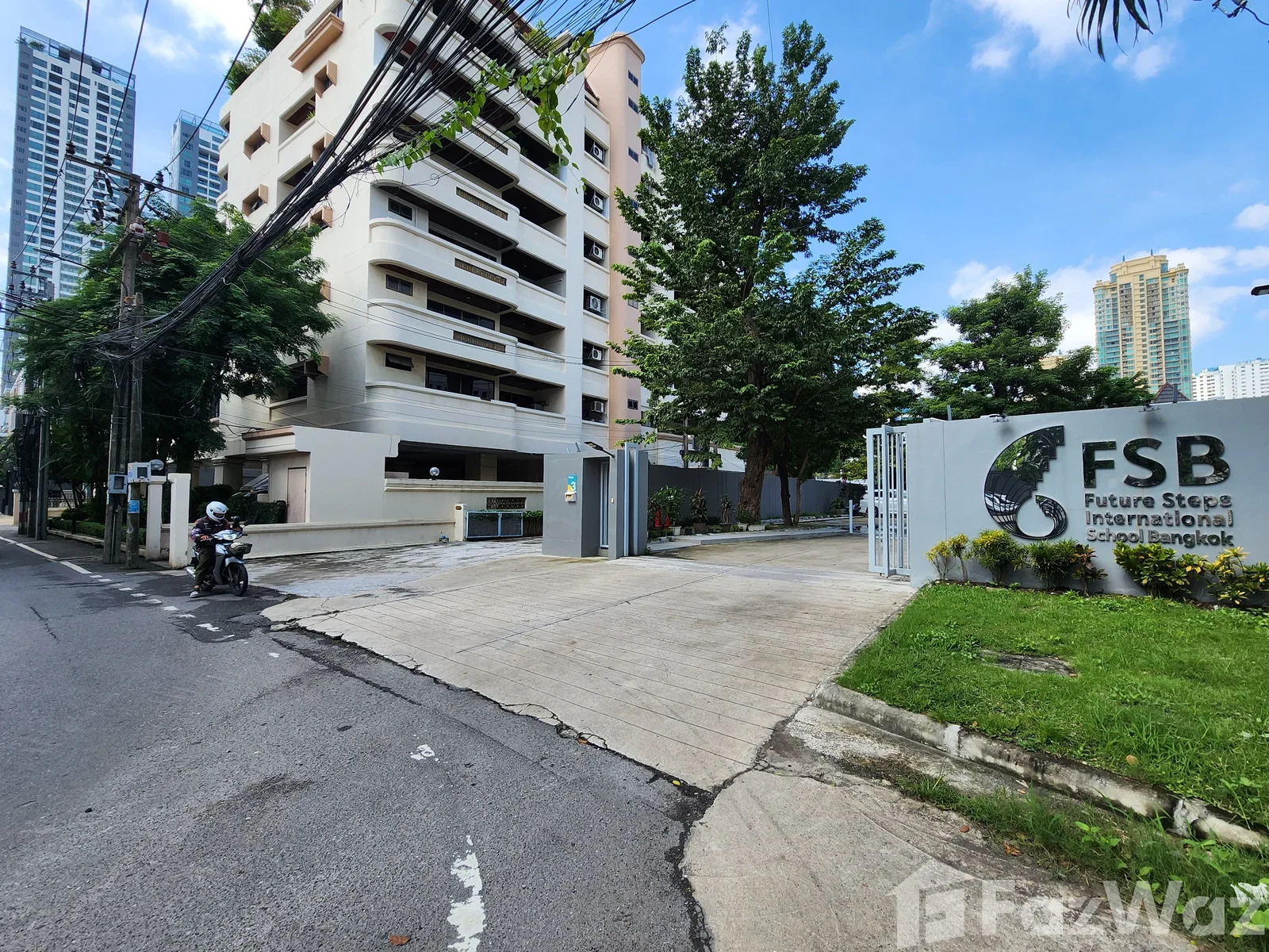 3-bed townhouse for sale, 180 sqm, 20 sq wah, Watthana
