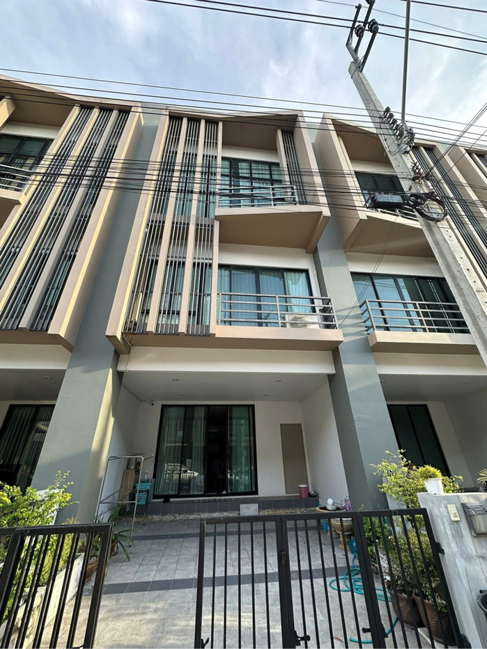 รูป ขายหรือเช่าทาวน์โฮม  Wayra biznet 4 ชั้น ใกล้สนามบินสุวรรณภูมิทางด่วนและรถไฟฟ้าลาดกระบัง  - รูปที่ 1/13